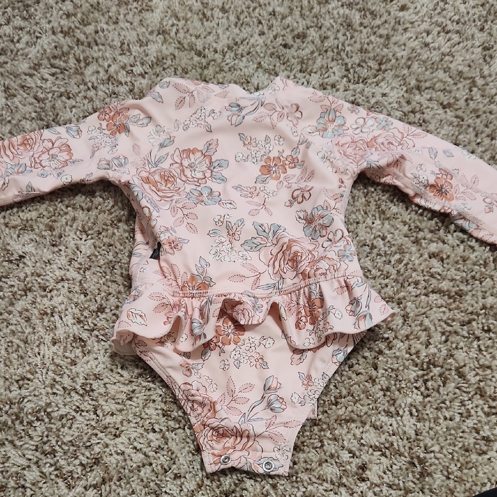 Floral Long Sleeve Swimsuit - Picture 5 of 5